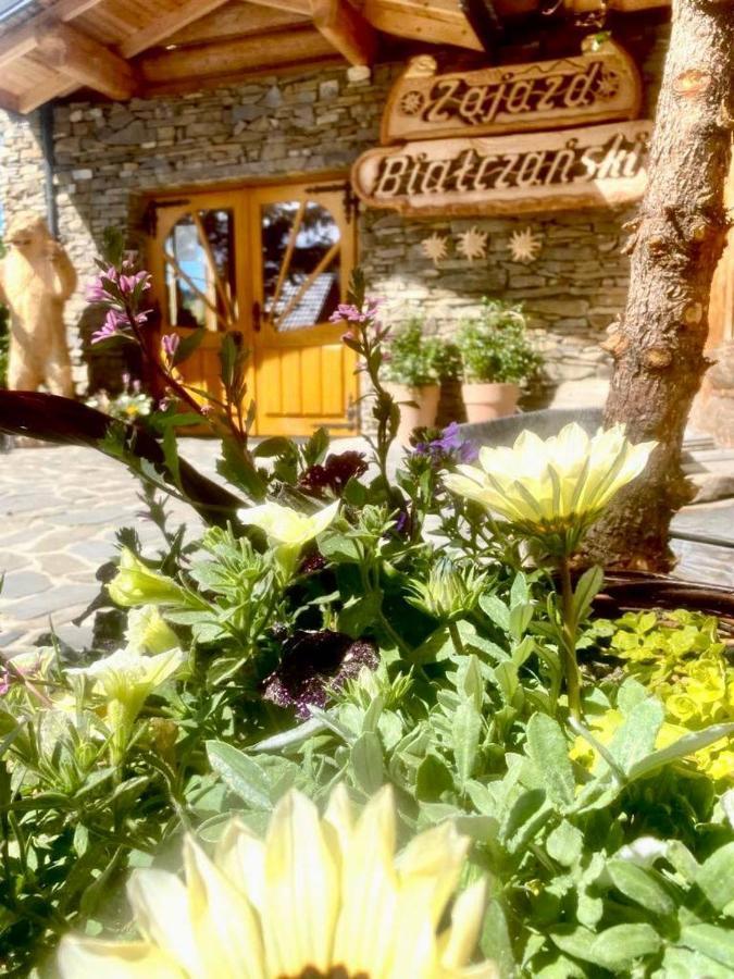 Zajazd Bialczanski Dom Wypoczynkowy Restauracja ビャウカ エクステリア 写真