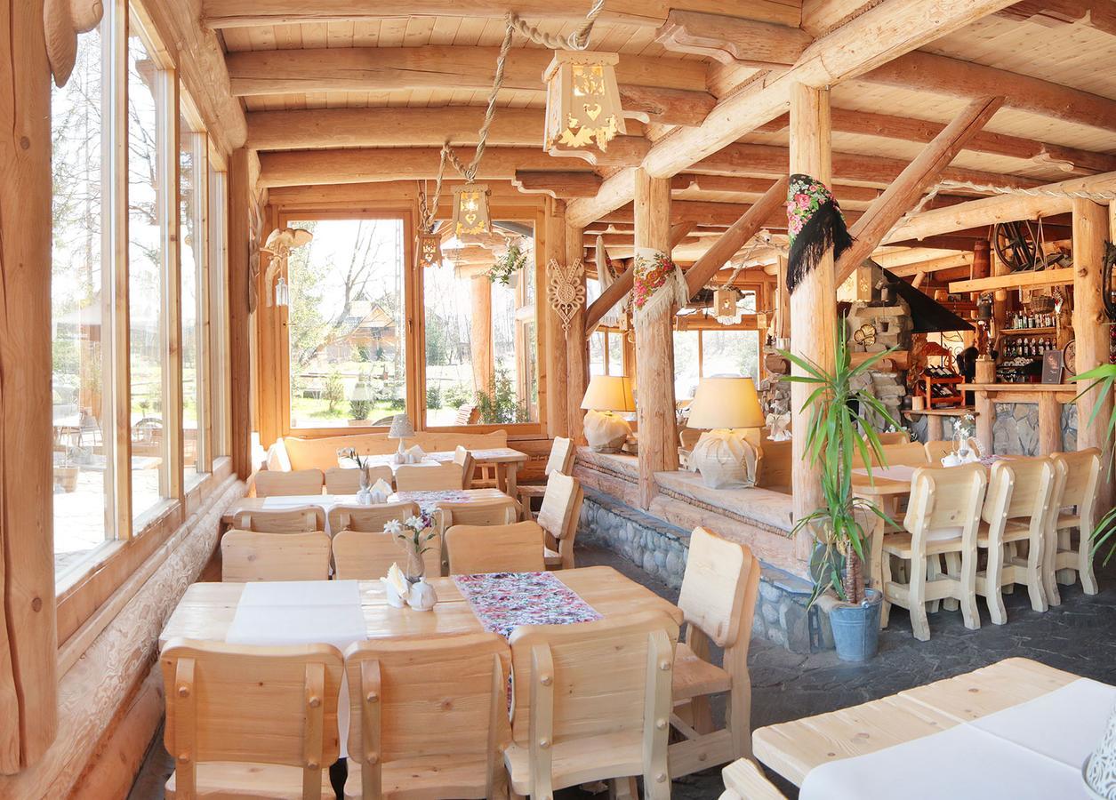 Zajazd Bialczanski Dom Wypoczynkowy Restauracja ビャウカ エクステリア 写真